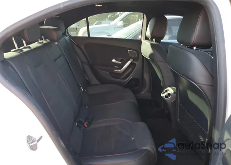 2021 Mercedes-Benz A 220 z USA, uszkodzony, nr VIN W1K3G4EB3MJ287222